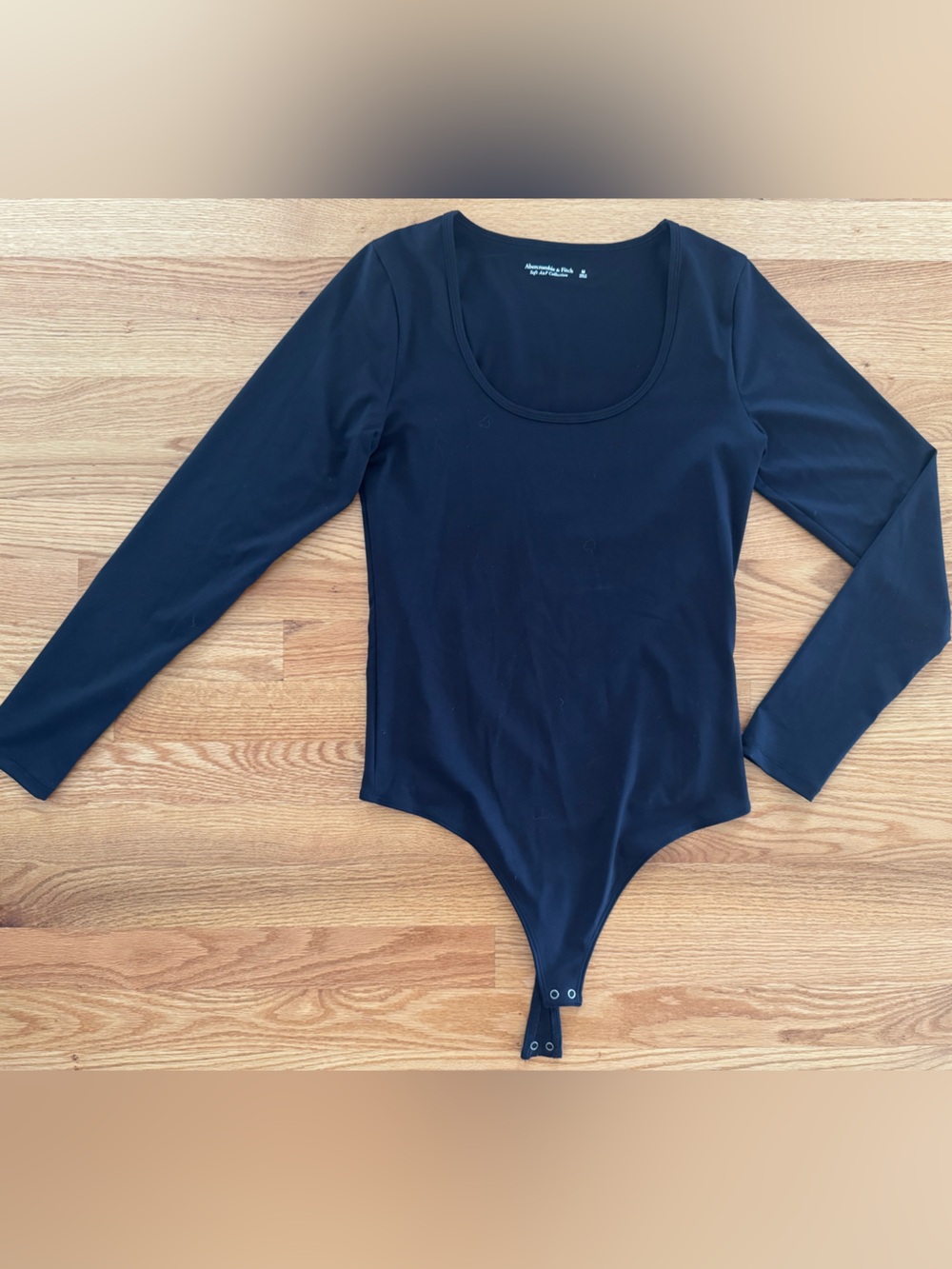 NWOT Abercrombie & Fitch Black Long-Sleeve Scoop Neck Bodysuit- Medium- Black